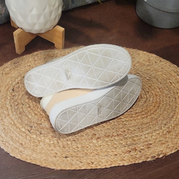 SCHUTZ Beige Lace-Up Sneakers with White Trim - Picture 9 of 11